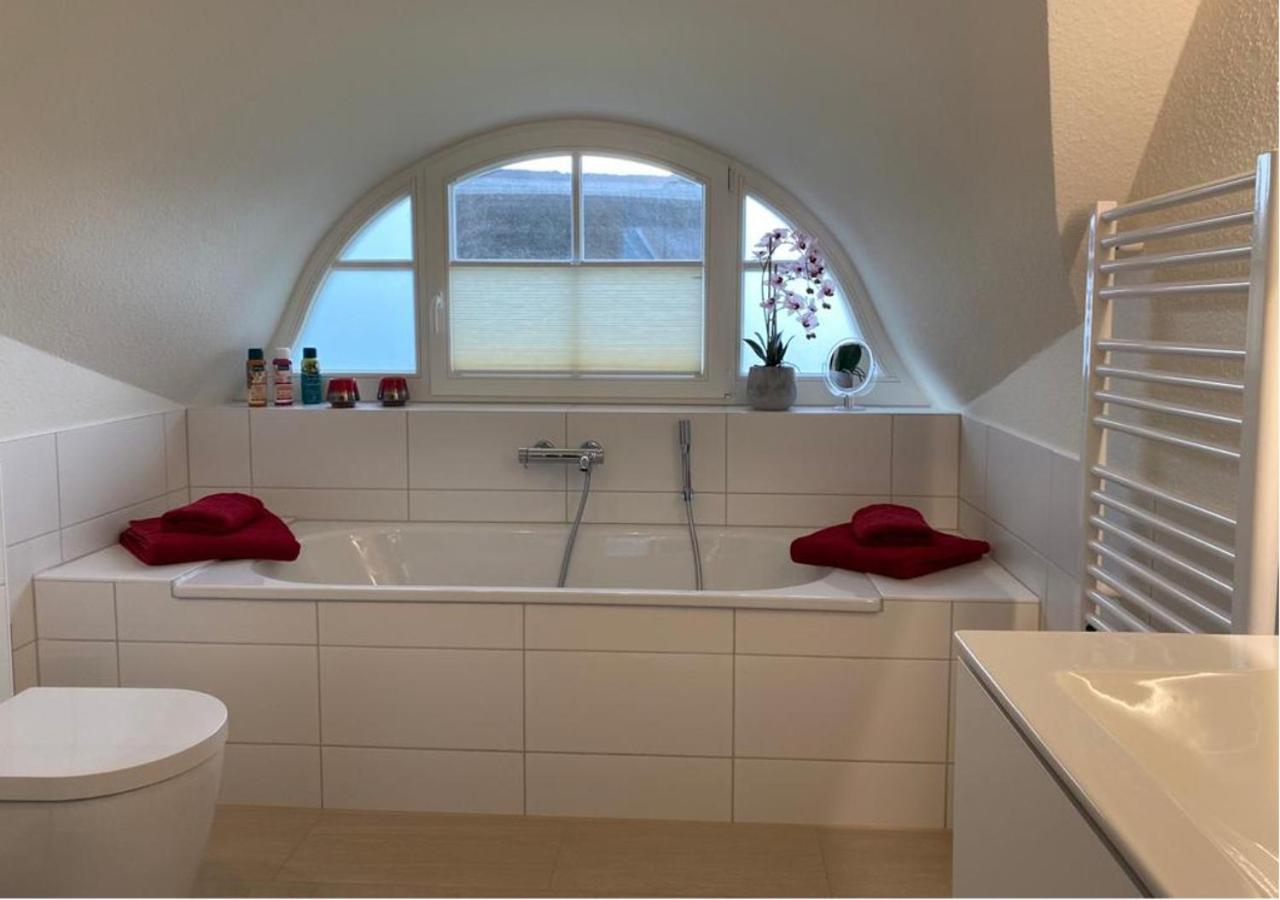 Modernes Reetdach-Ostseeferienhaus Bella Mare, Insel Usedom Mit Sauna, Kamin & Sonnenterrasse Zirchow Exterior foto
